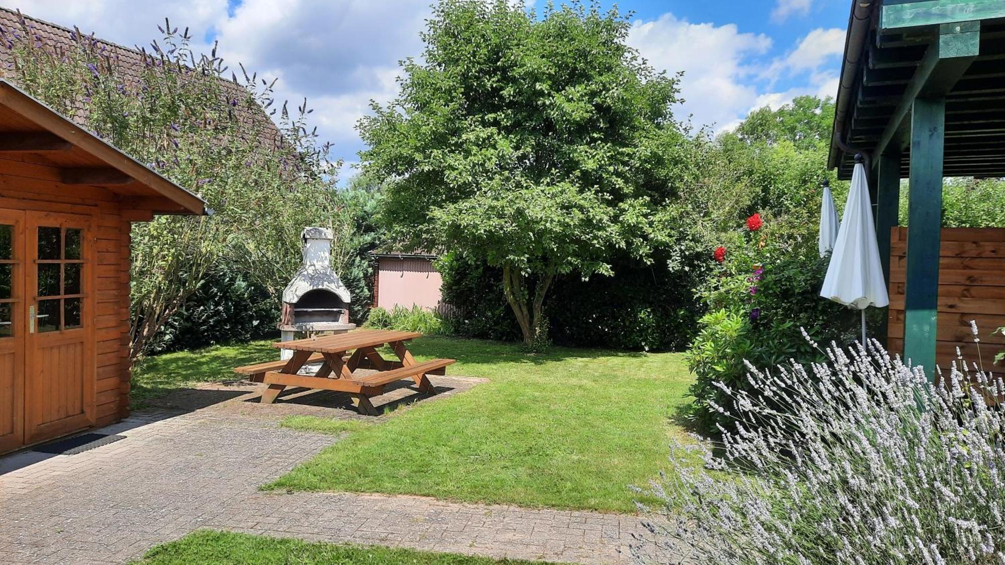Ferienhaus Sasse Ferienwohnungen Mit Garten & Grill Molschow Exterior photo